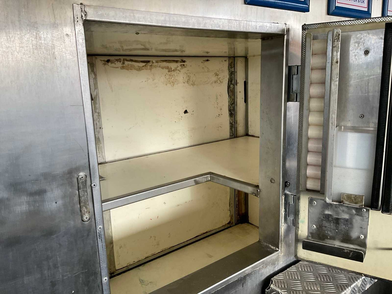 Semi-trailer 1997 RUYSSCHAERT SR16TP SALE SEMI-TRAILER WITH 2012 SCANIA TRACTOR: picture 48 Semi-trailer 1997 RUYSSCHAERT SR16TP SALE SEMI-TRAILER WITH 2012 SCANIA TRACTOR: picture 48