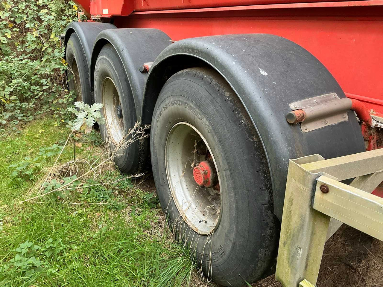 2004 MOL K812F/27TRI/39AL SEMI-TRAILER TIPPER - Semi-trailer: picture 4 2004 MOL K812F/27TRI/39AL SEMI-TRAILER TIPPER - Semi-trailer: picture 4