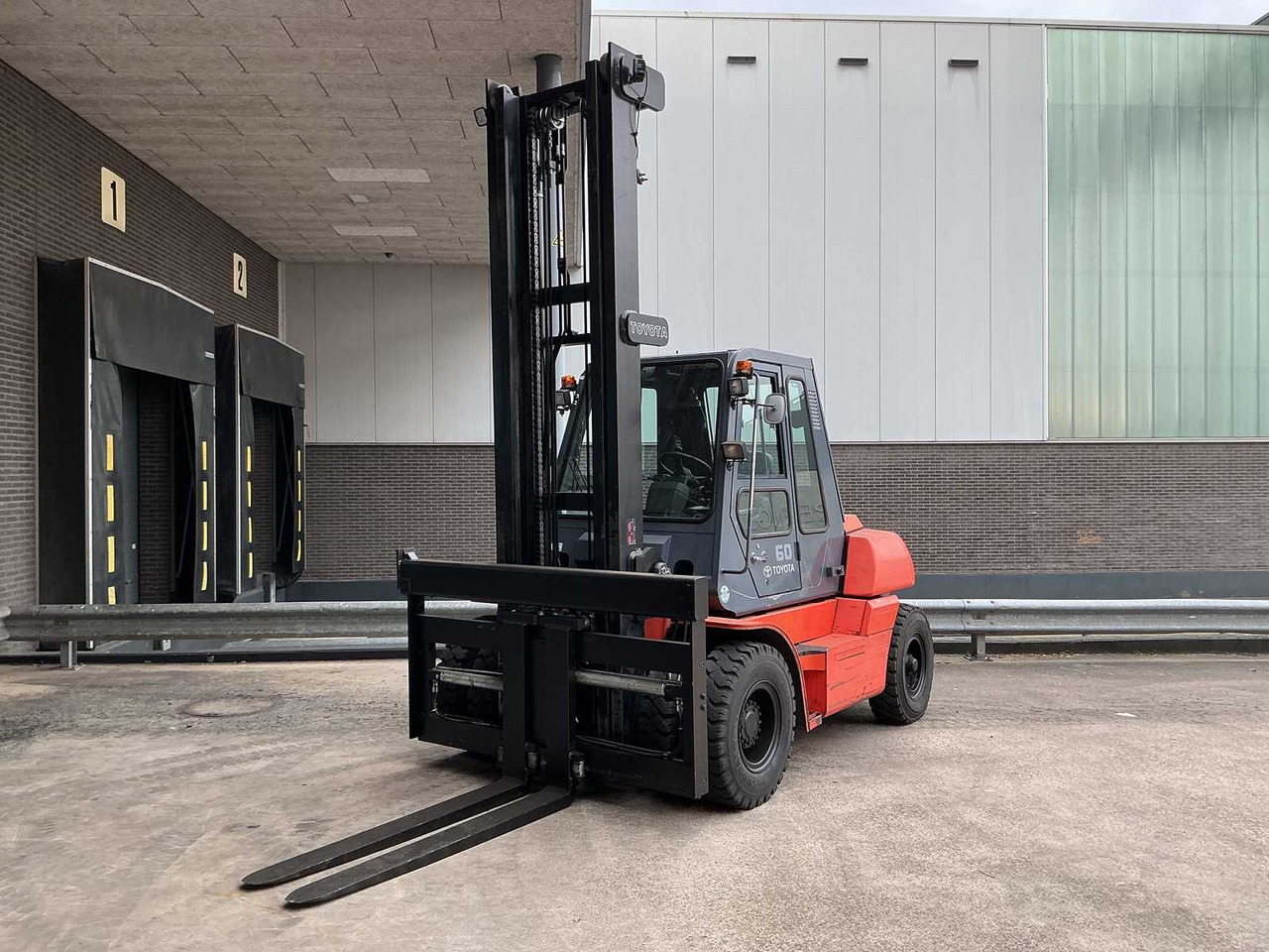 TOYOTA - 50-5-FD-60 - FORKLIFT TRUCKS - 2008 - Forklift: picture 1 TOYOTA - 50-5-FD-60 - FORKLIFT TRUCKS - 2008 - Forklift: picture 1