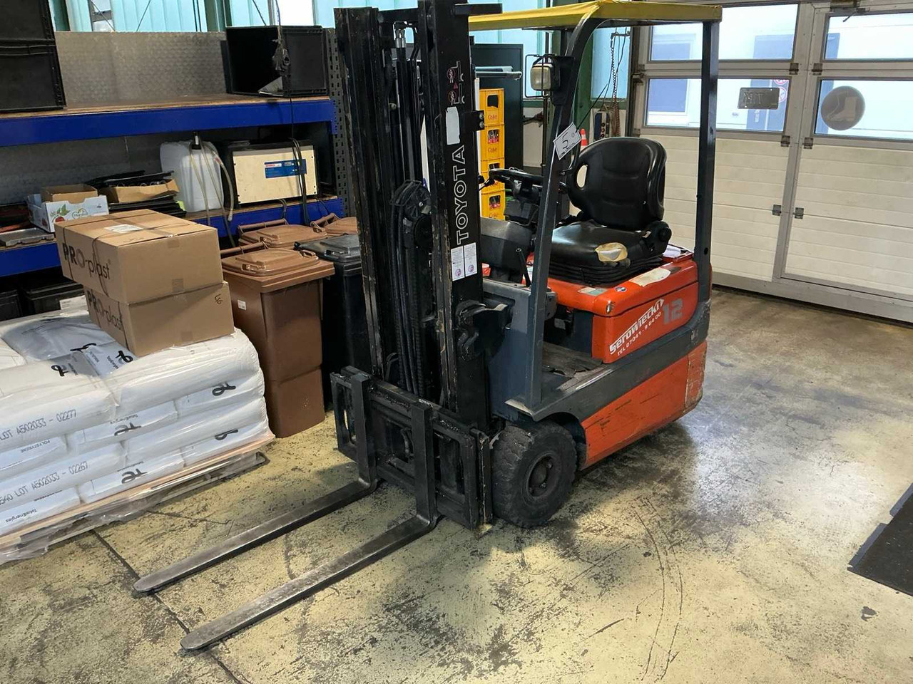 TOYOTA FBESF12 ELECTRIC FORKLIFT (2005) - Forklift: picture 1 TOYOTA FBESF12 ELECTRIC FORKLIFT (2005) - Forklift: picture 1
