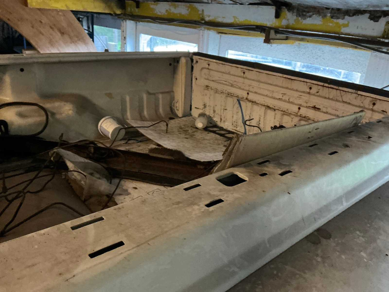 Truck 1999 FORD F-650 DUAL-CAB PICKUP TRUCK: picture 11