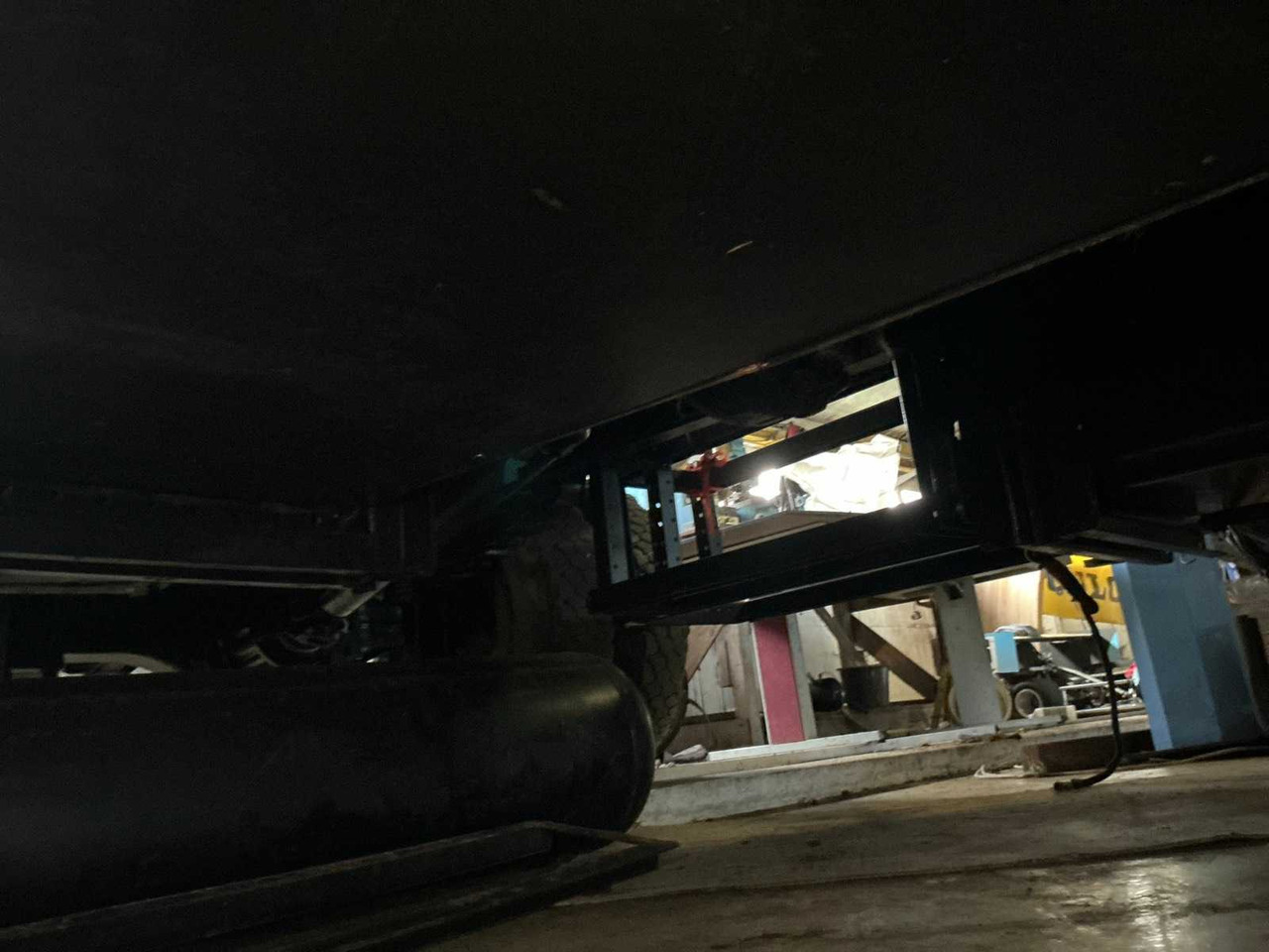 Truck 1999 FORD F-650 DUAL-CAB PICKUP TRUCK: picture 23