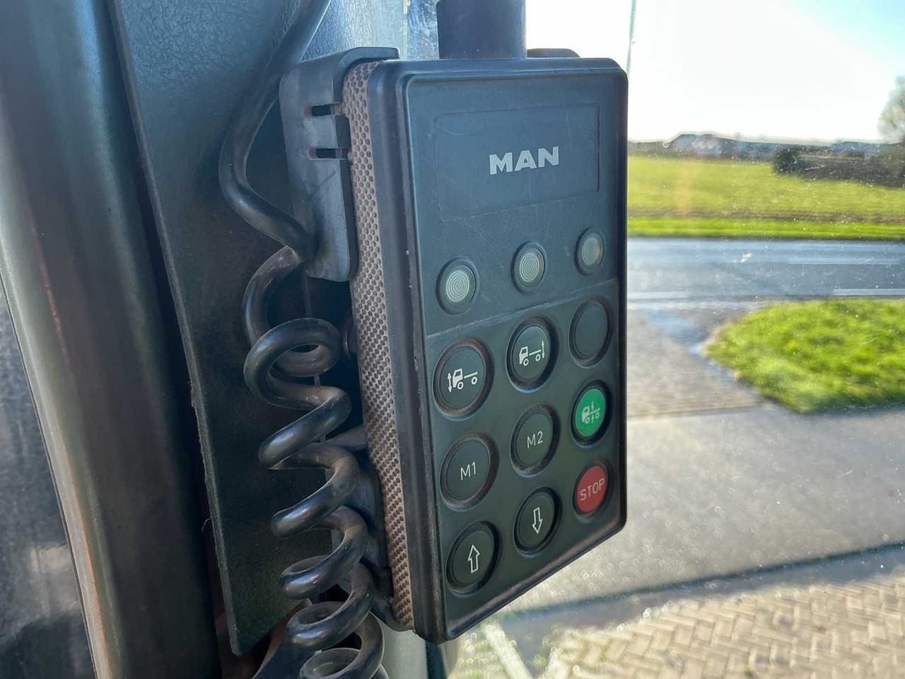 Truck 2002 MAN H17 TRUCK / CONTAINER TRUCK: picture 32 Truck 2002 MAN H17 TRUCK / CONTAINER TRUCK: picture 32