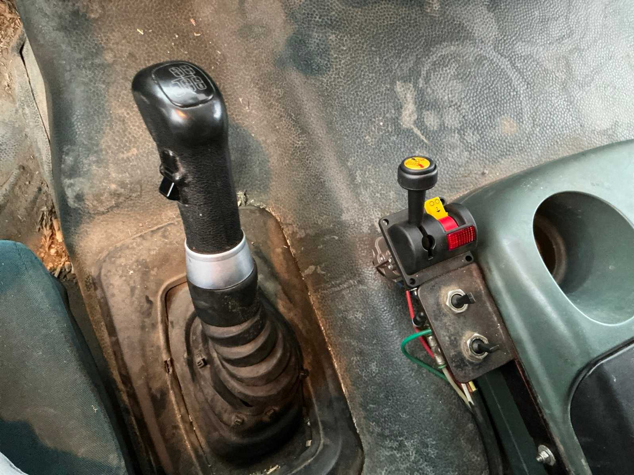 Truck 2005 GINAF GINC 3085 X4446 AGRICULTURAL TRUCK WITH TIPPER: picture 29 Truck 2005 GINAF GINC 3085 X4446 AGRICULTURAL TRUCK WITH TIPPER: picture 29