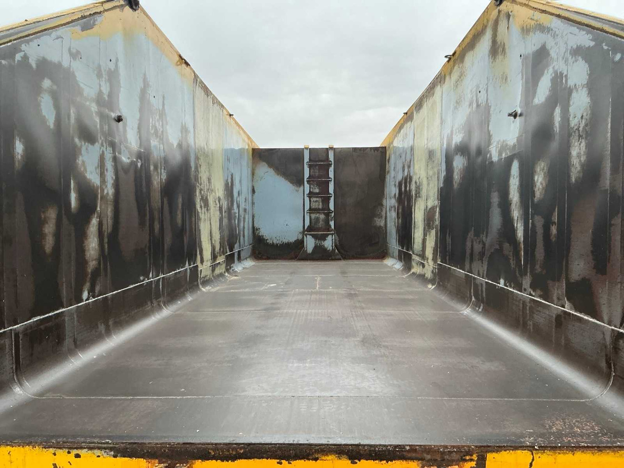 Truck 2005 GINAF GINC 3085 X4446 AGRICULTURAL TRUCK WITH TIPPER: picture 7 Truck 2005 GINAF GINC 3085 X4446 AGRICULTURAL TRUCK WITH TIPPER: picture 7