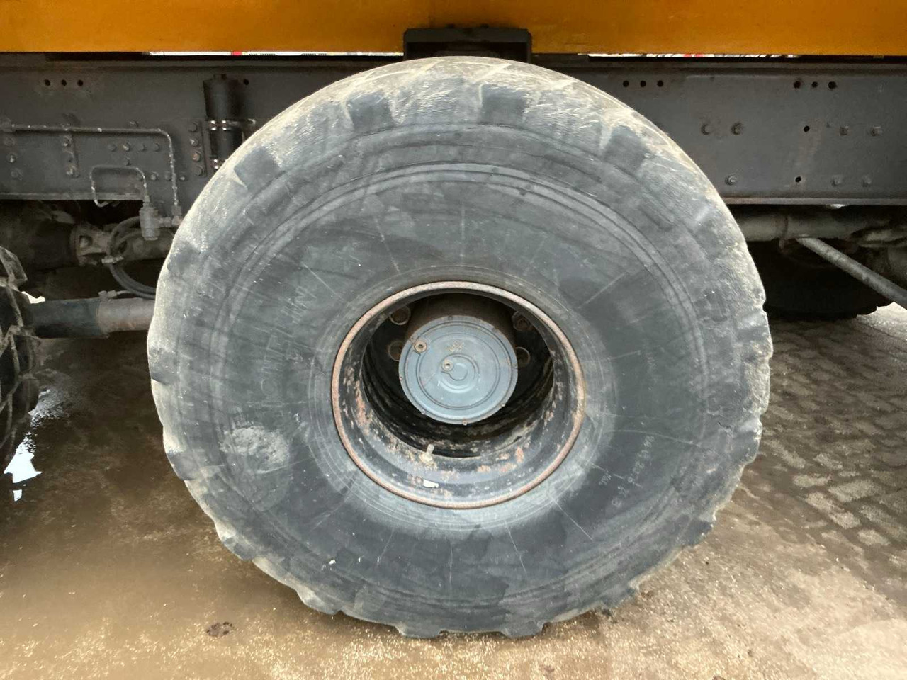 Truck 2005 GINAF GINC 3085 X4446 AGRICULTURAL TRUCK WITH TIPPER: picture 16 Truck 2005 GINAF GINC 3085 X4446 AGRICULTURAL TRUCK WITH TIPPER: picture 16