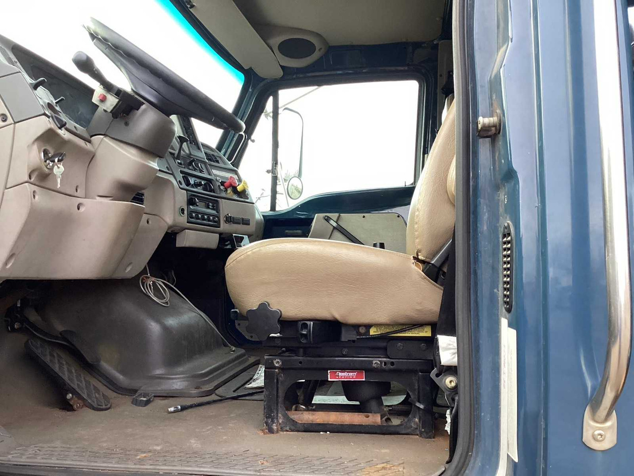 2005 STERLING LT 9500 TRUCK - Truck: picture 5 2005 STERLING LT 9500 TRUCK - Truck: picture 5