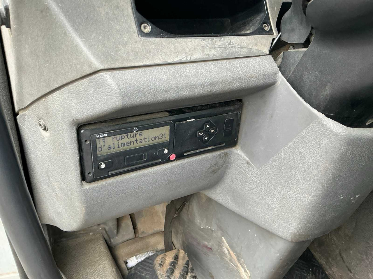 Truck 2006 RENAULT 33DVB2 TRUCK: picture 10 Truck 2006 RENAULT 33DVB2 TRUCK: picture 10