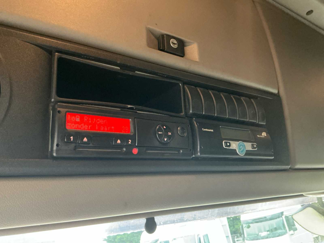 Truck 2009 DAF FTXF 105 TRUCK: picture 19