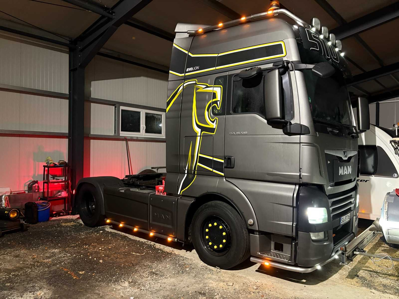 MAN TGX 18.510 4X2 BLS – SPECIAL MODEL "INDIVIDUAL" – YEAR OF CONSTRUCTION 2019 / SEMITRAILER - Truck: picture 1 MAN TGX 18.510 4X2 BLS – SPECIAL MODEL "INDIVIDUAL" – YEAR OF CONSTRUCTION 2019 / SEMITRAILER - Truck: picture 1