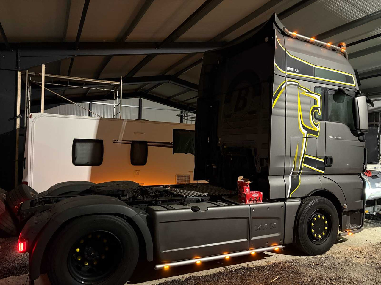 MAN TGX 18.510 4X2 BLS – SPECIAL MODEL "INDIVIDUAL" – YEAR OF CONSTRUCTION 2019 / SEMITRAILER - Truck: picture 5 MAN TGX 18.510 4X2 BLS – SPECIAL MODEL "INDIVIDUAL" – YEAR OF CONSTRUCTION 2019 / SEMITRAILER - Truck: picture 5