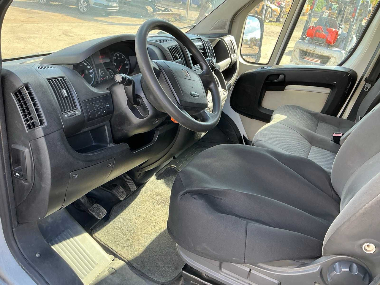 Truck PEUGEOT - BOXER 35 35 2.2 HDI - DOUBLE CAB TIPPER TRUCK - 2012: picture 20