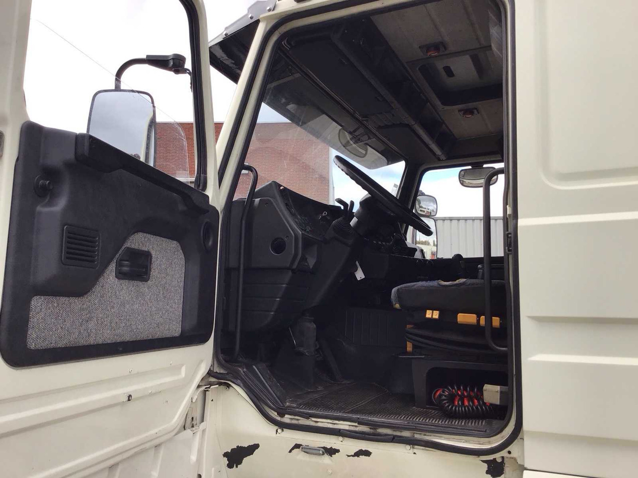 Truck SCANIA V8 - 143H 450 - TRUCK TRACTOR: picture 8 Truck SCANIA V8 - 143H 450 - TRUCK TRACTOR: picture 8