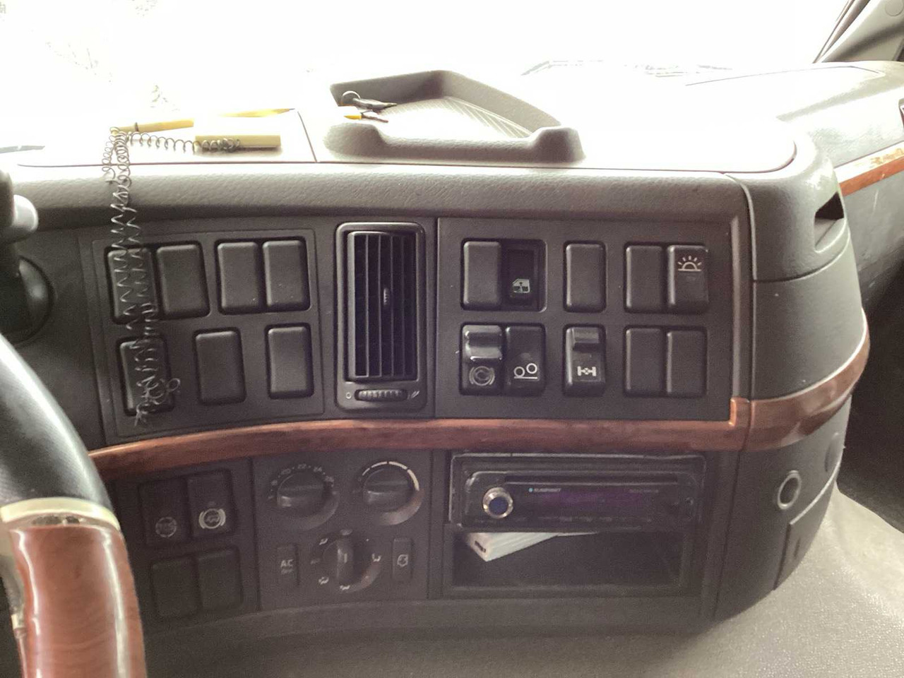 Truck VOLVO - FM12.460 - TRUCK WITH TRAILER - 2002: picture 15