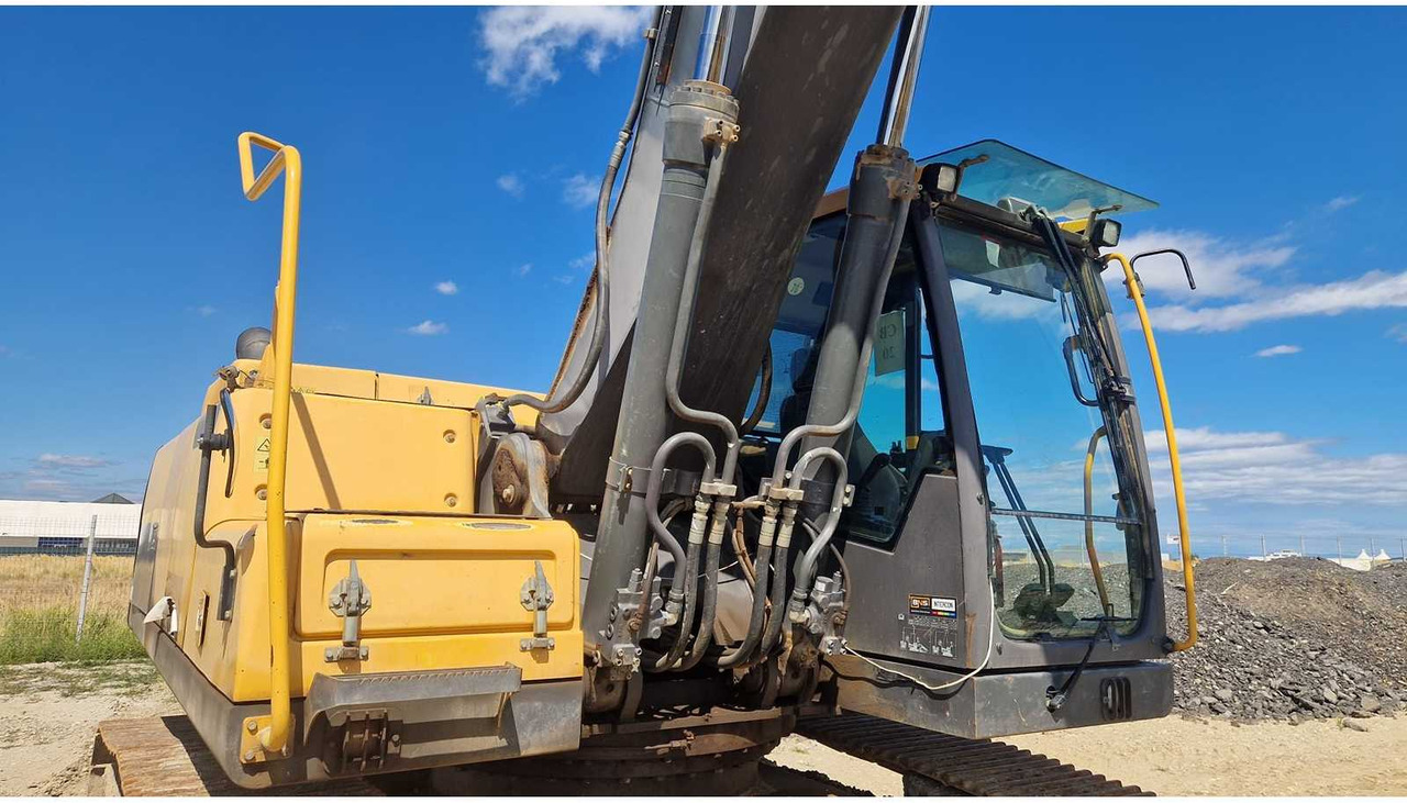 Crawler excavator VOLVO EC 250 DNL: picture 23