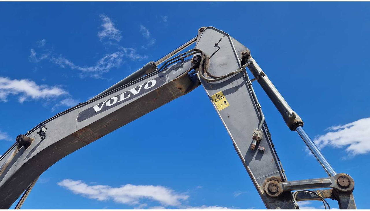 Crawler excavator VOLVO EC 250 DNL: picture 16