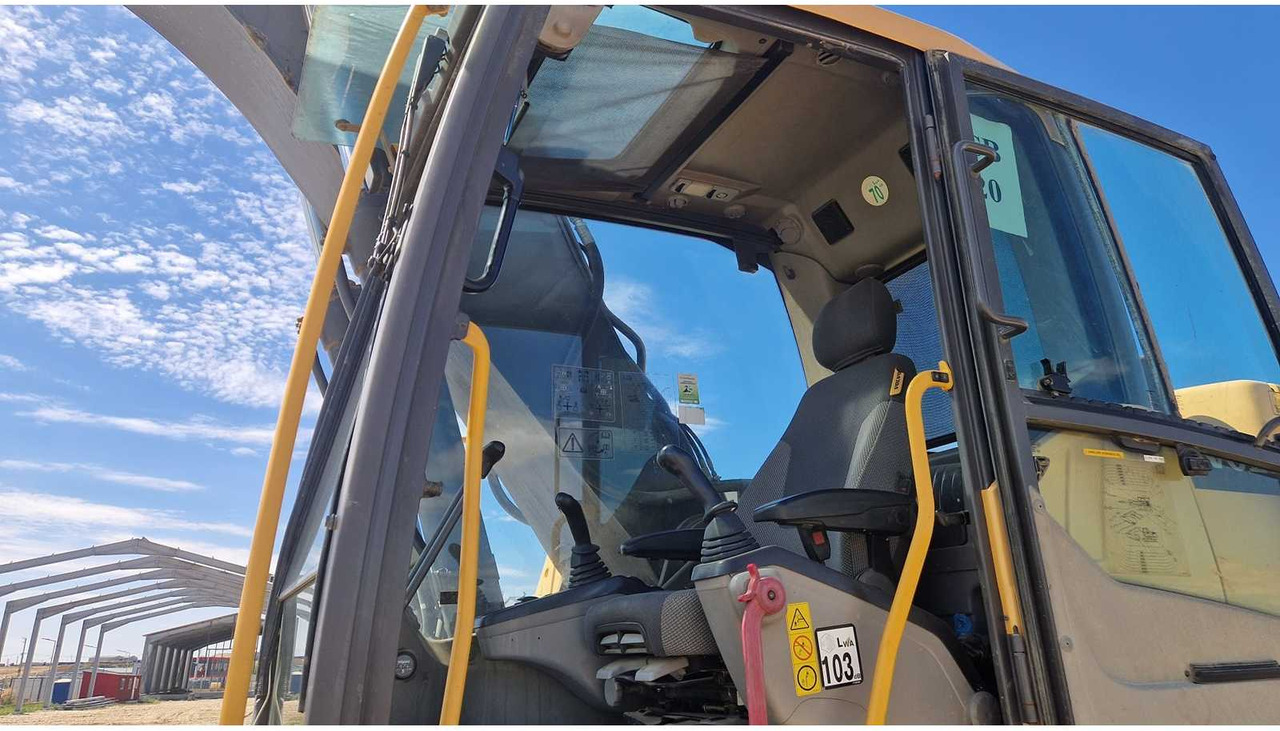 Crawler excavator VOLVO EC 250 DNL: picture 41