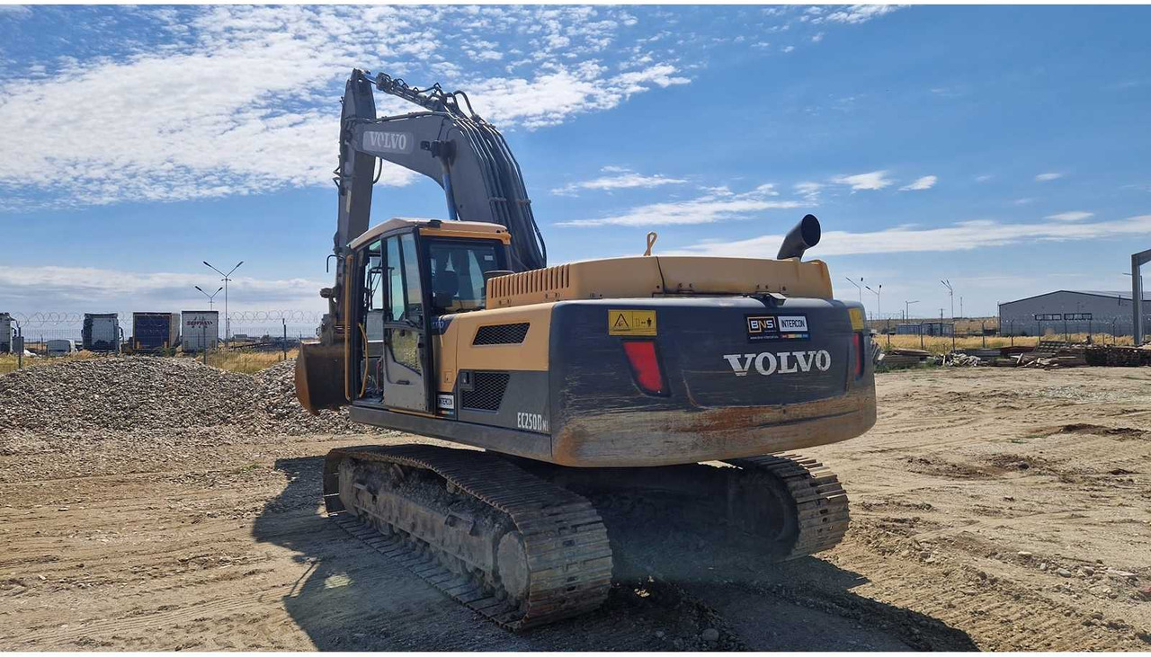 Crawler excavator VOLVO EC 250 DNL: picture 11