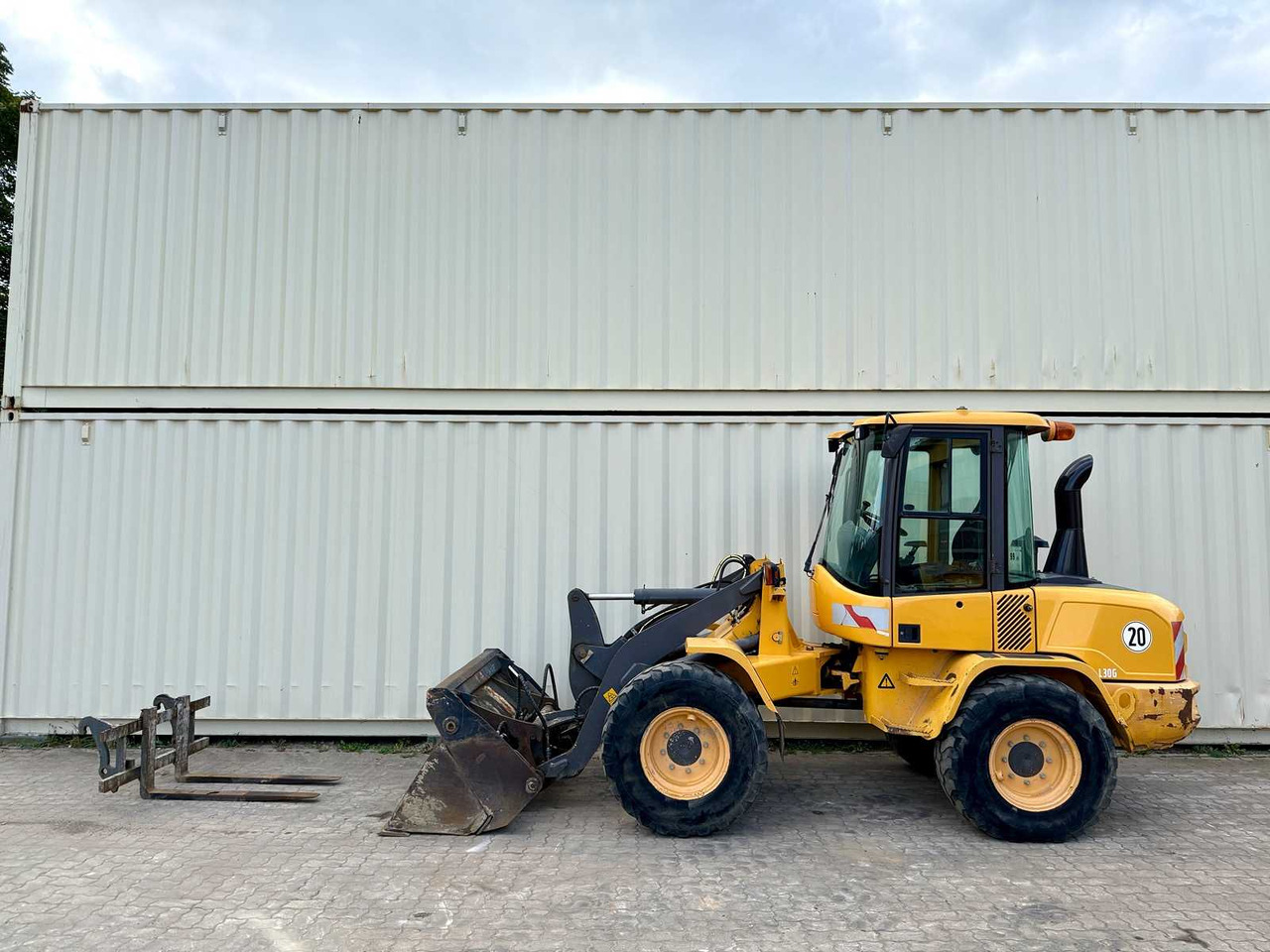 Volvo L30G - Wheel loader: picture 3 Volvo L30G - Wheel loader: picture 3