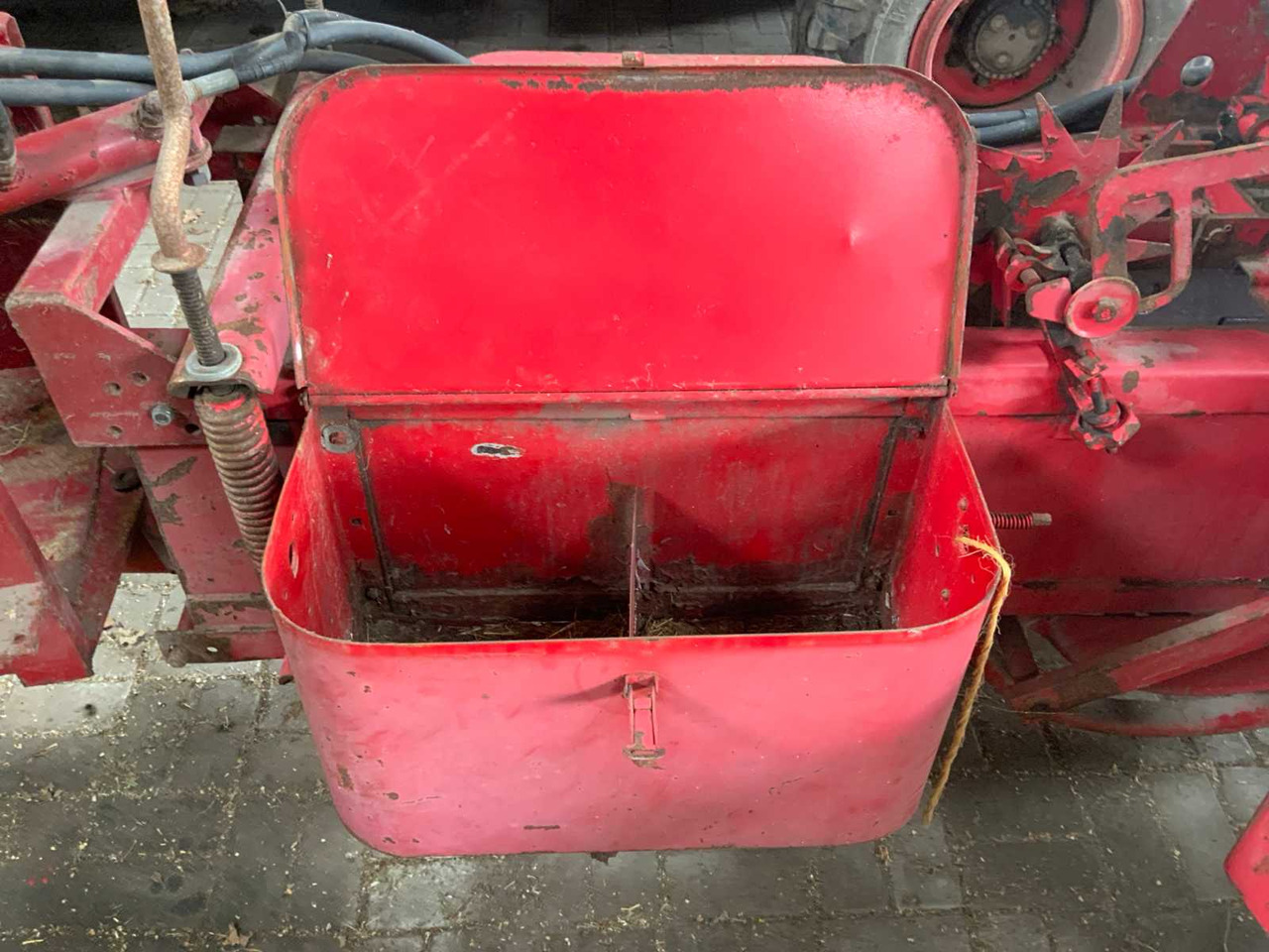 Square baler Welger AP12K: picture 18
