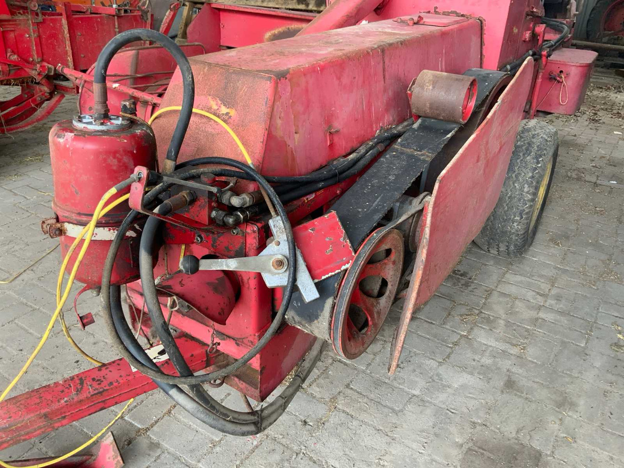 Square baler Welger AP12K: picture 14