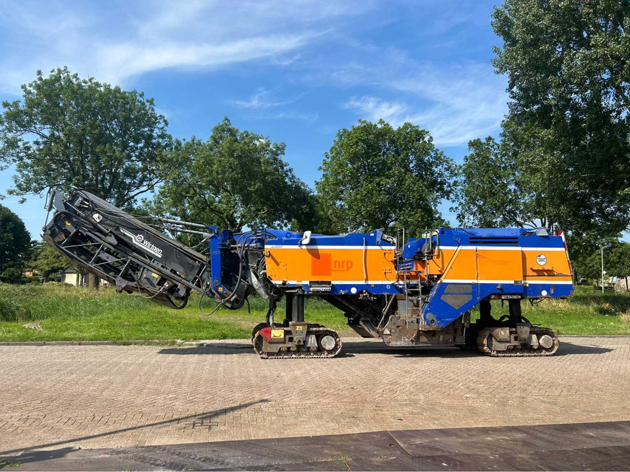 Wirtgen W2200 - Cold planer: picture 2 Wirtgen W2200 - Cold planer: picture 2