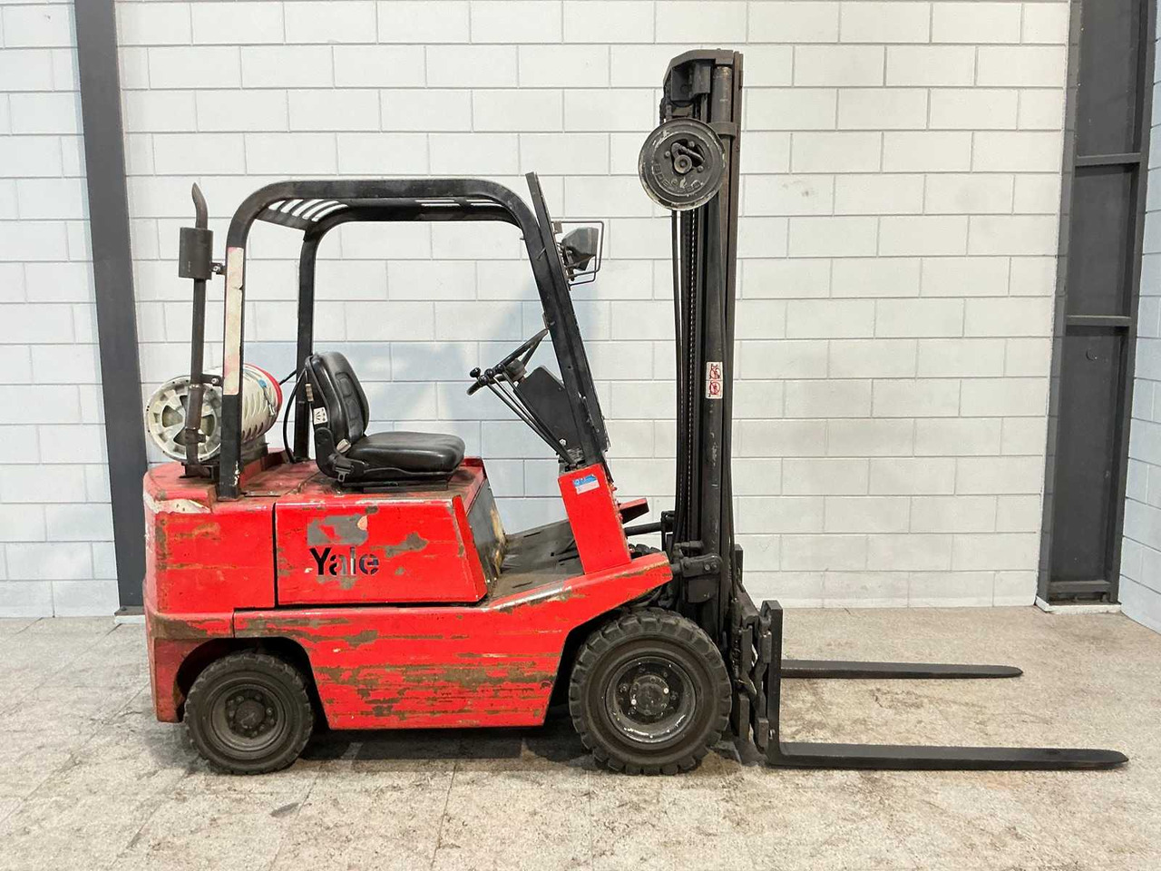 YALE - 1986 - GLP40UX - FORKLIFT TRUCK - Forklift: picture 3 YALE - 1986 - GLP40UX - FORKLIFT TRUCK - Forklift: picture 3