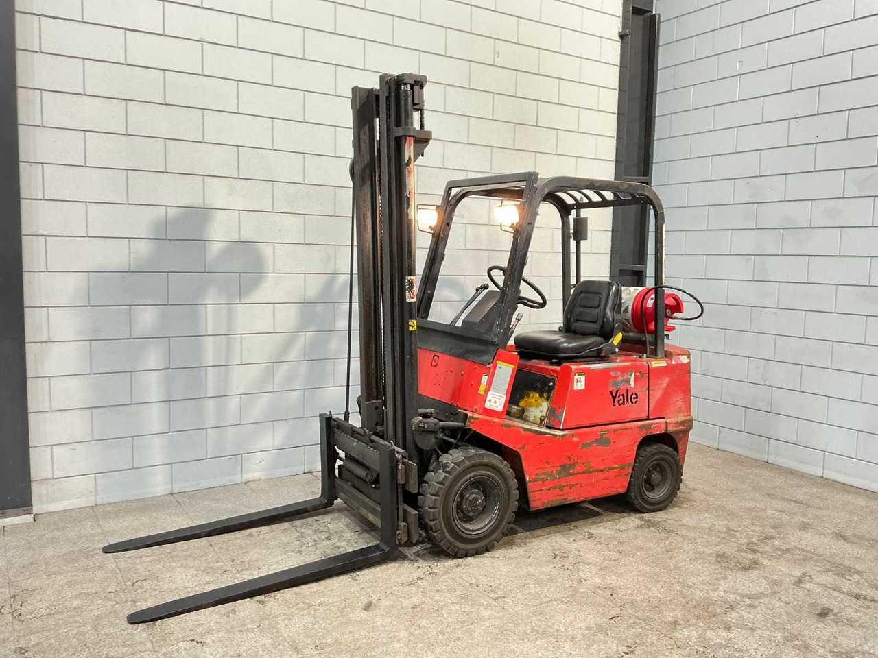 YALE - 1986 - GLP40UX - FORKLIFT TRUCK - Forklift: picture 4 YALE - 1986 - GLP40UX - FORKLIFT TRUCK - Forklift: picture 4