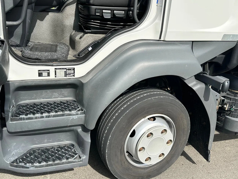 Renault D240.12. EURO6. 11-2021. - Curtain side truck: picture 5 Renault D240.12. EURO6. 11-2021. - Curtain side truck: picture 5