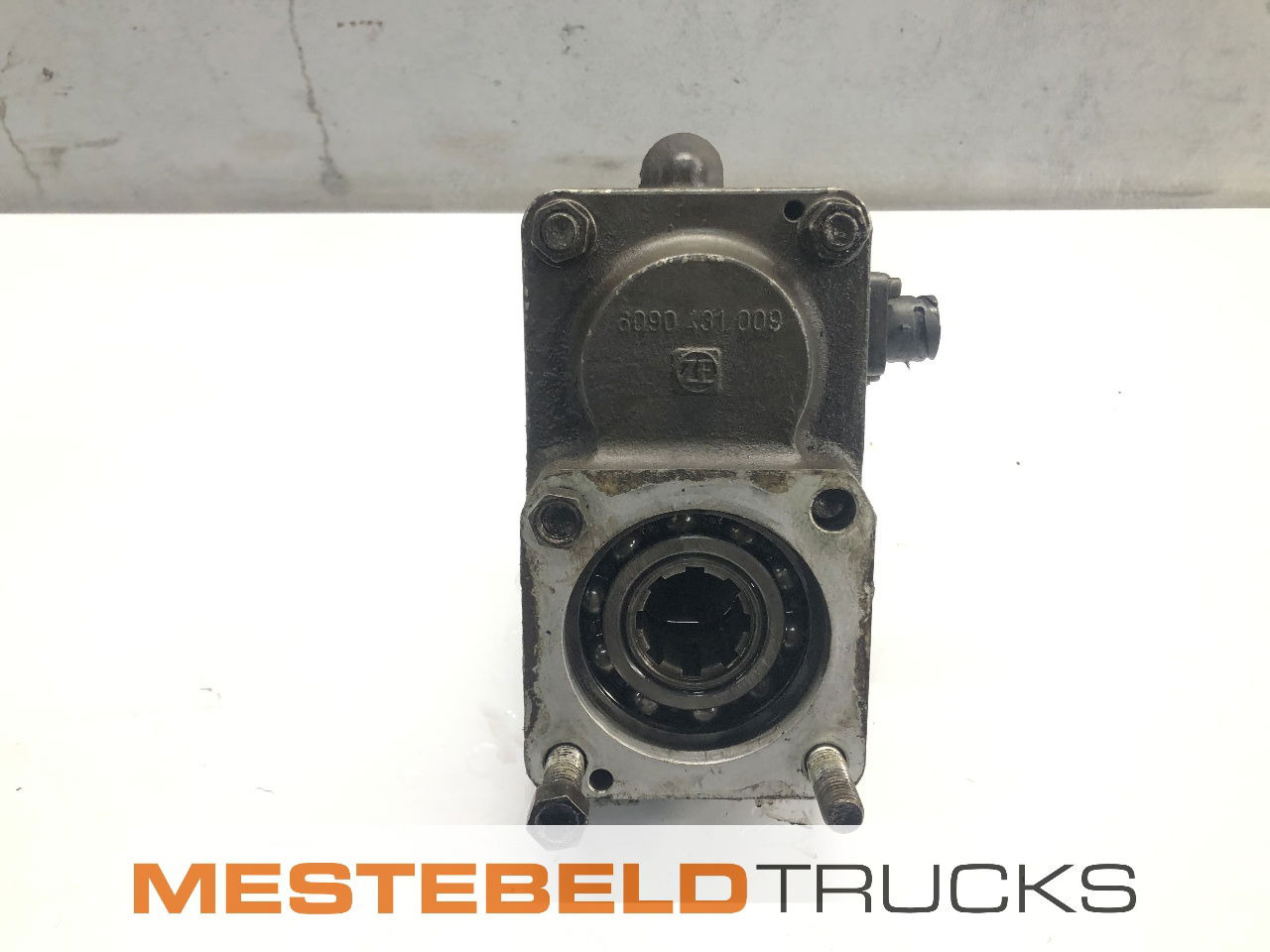 DAF PTO met as NH4C - Engine and parts for Truck: picture 2 DAF PTO met as NH4C - Engine and parts for Truck: picture 2