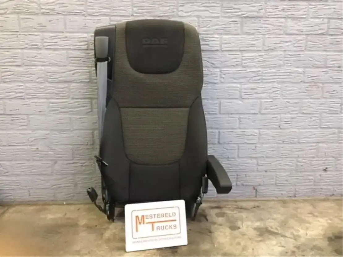 DAF Rugleuning stoel rechts - Cab and interior for Truck: picture 1 DAF Rugleuning stoel rechts - Cab and interior for Truck: picture 1