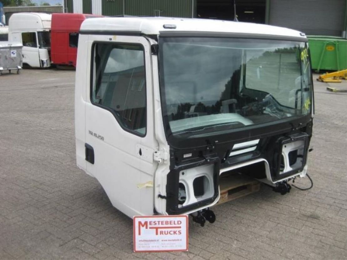 MAN Cabine TGL 10-250 - Cab for Truck: picture 1 MAN Cabine TGL 10-250 - Cab for Truck: picture 1