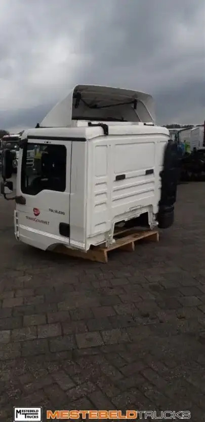MAN Cabine TGL 12.220 - Cab for Truck: picture 2 MAN Cabine TGL 12.220 - Cab for Truck: picture 2
