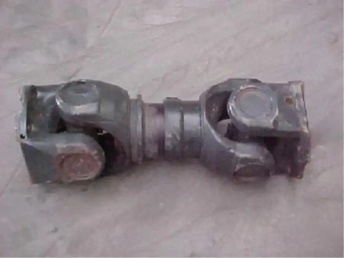 Mercedes-Benz Aandrijfas 6x6 - Drive shaft for Truck: picture 1 Mercedes-Benz Aandrijfas 6x6 - Drive shaft for Truck: picture 1