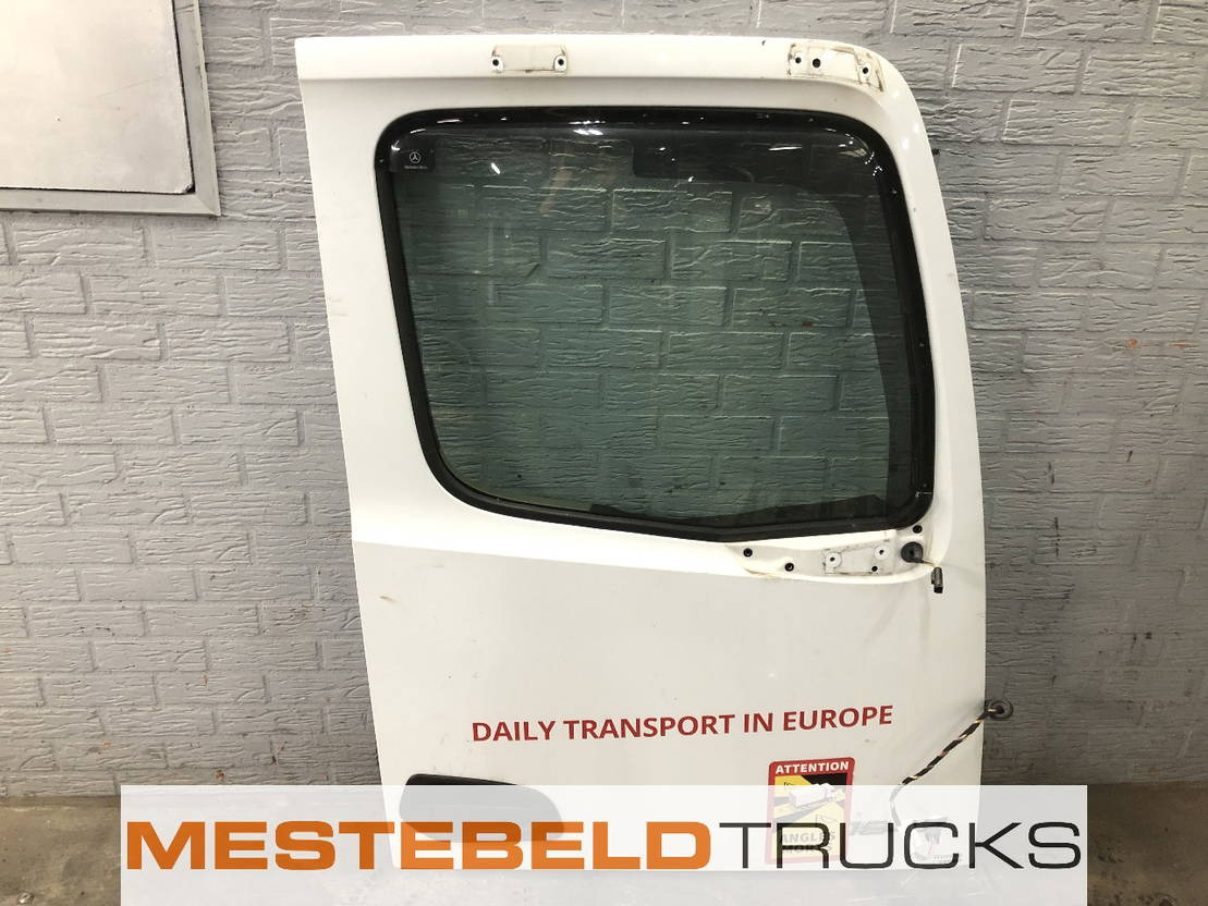 Mercedes-Benz Deur rechts - Cab and interior for Truck: picture 1 Mercedes-Benz Deur rechts - Cab and interior for Truck: picture 1