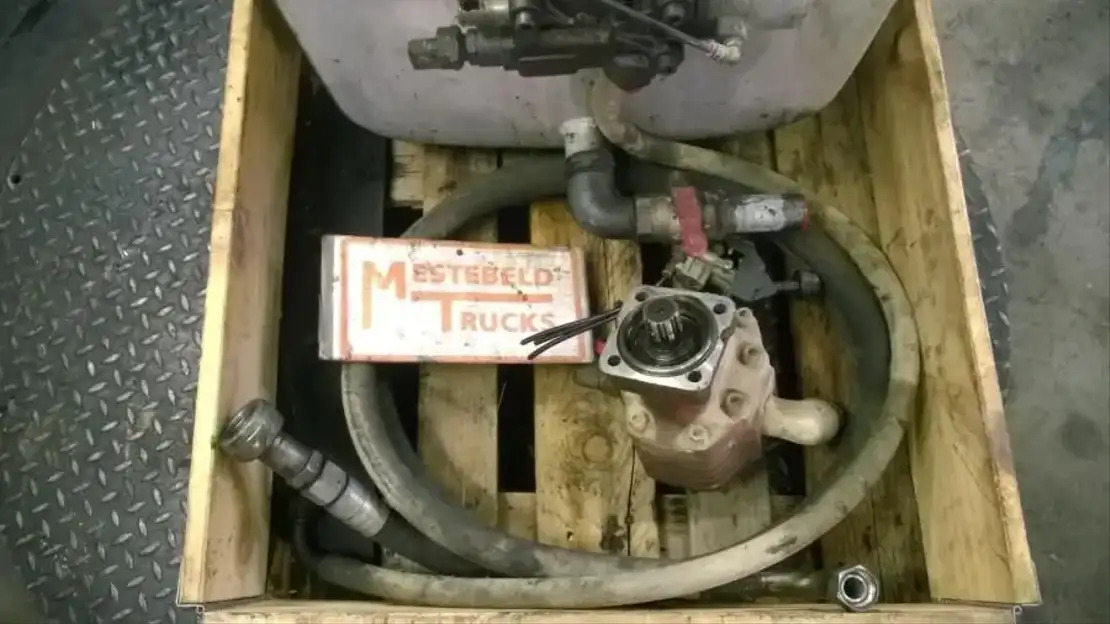 Mercedes-Benz Hydrauliek set met tandwielpomp - Hydraulics for Truck: picture 1 Mercedes-Benz Hydrauliek set met tandwielpomp - Hydraulics for Truck: picture 1