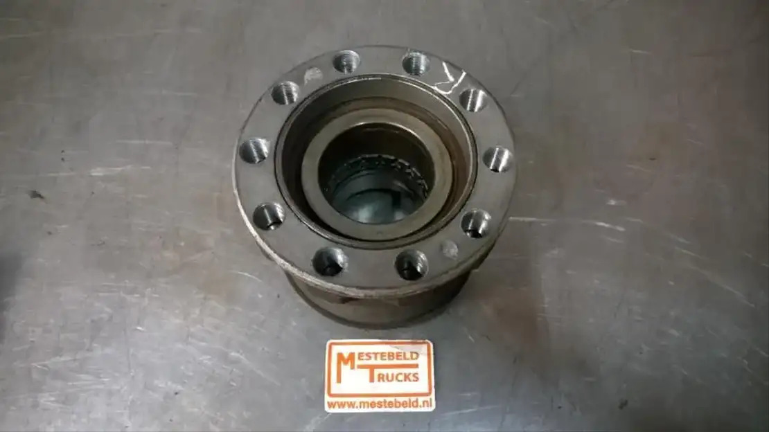 Mercedes-Benz Naaf van vooras - Front axle for Truck: picture 1 Mercedes-Benz Naaf van vooras - Front axle for Truck: picture 1