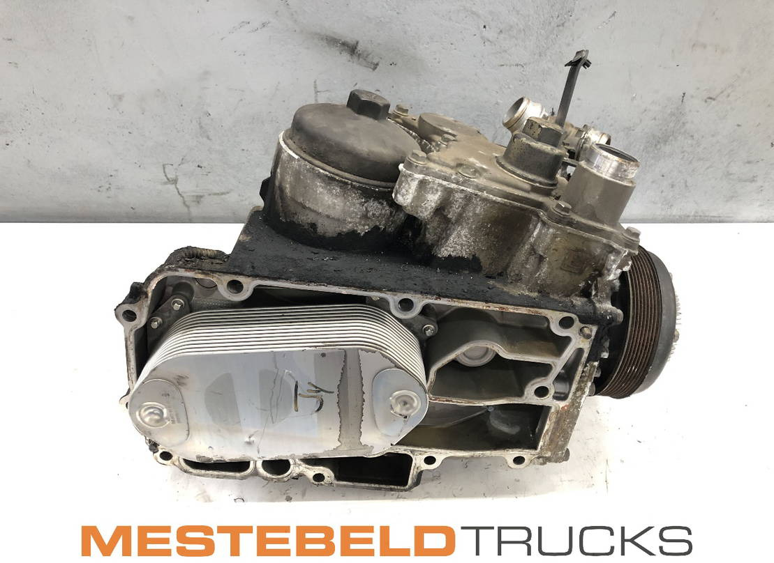 Mercedes-Benz Oliekoelvloeistof module OM471 - Oil cooler for Truck: picture 1 Mercedes-Benz Oliekoelvloeistof module OM471 - Oil cooler for Truck: picture 1