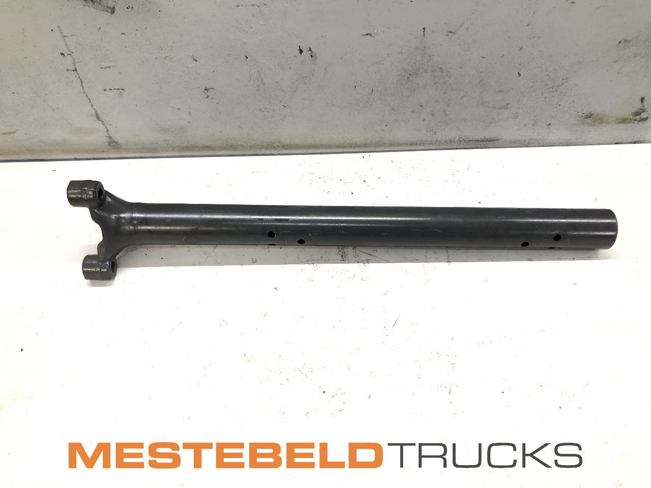 Mercedes-Benz Spatbordsteun achter Actros MP4 - Frame/ Chassis for Truck: picture 2 Mercedes-Benz Spatbordsteun achter Actros MP4 - Frame/ Chassis for Truck: picture 2