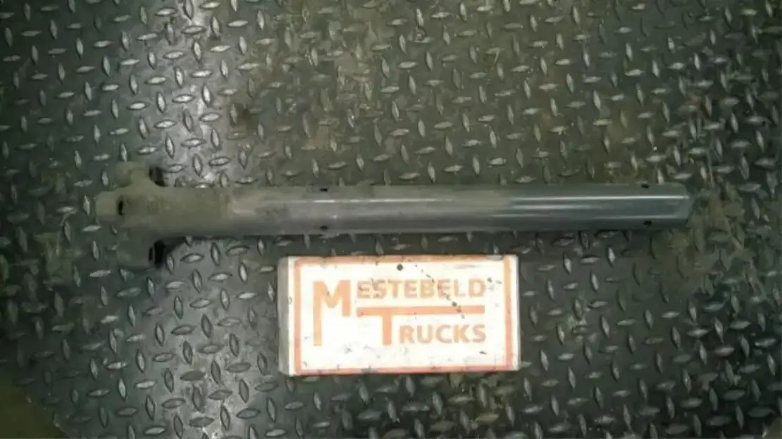 Mercedes-Benz Spatbordsteun achter - Frame/ Chassis for Truck: picture 1 Mercedes-Benz Spatbordsteun achter - Frame/ Chassis for Truck: picture 1