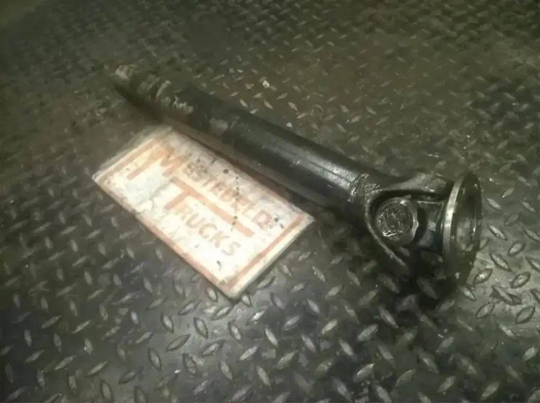 Mercedes-Benz Unimog - Drive shaft for Truck: picture 1 Mercedes-Benz Unimog - Drive shaft for Truck: picture 1