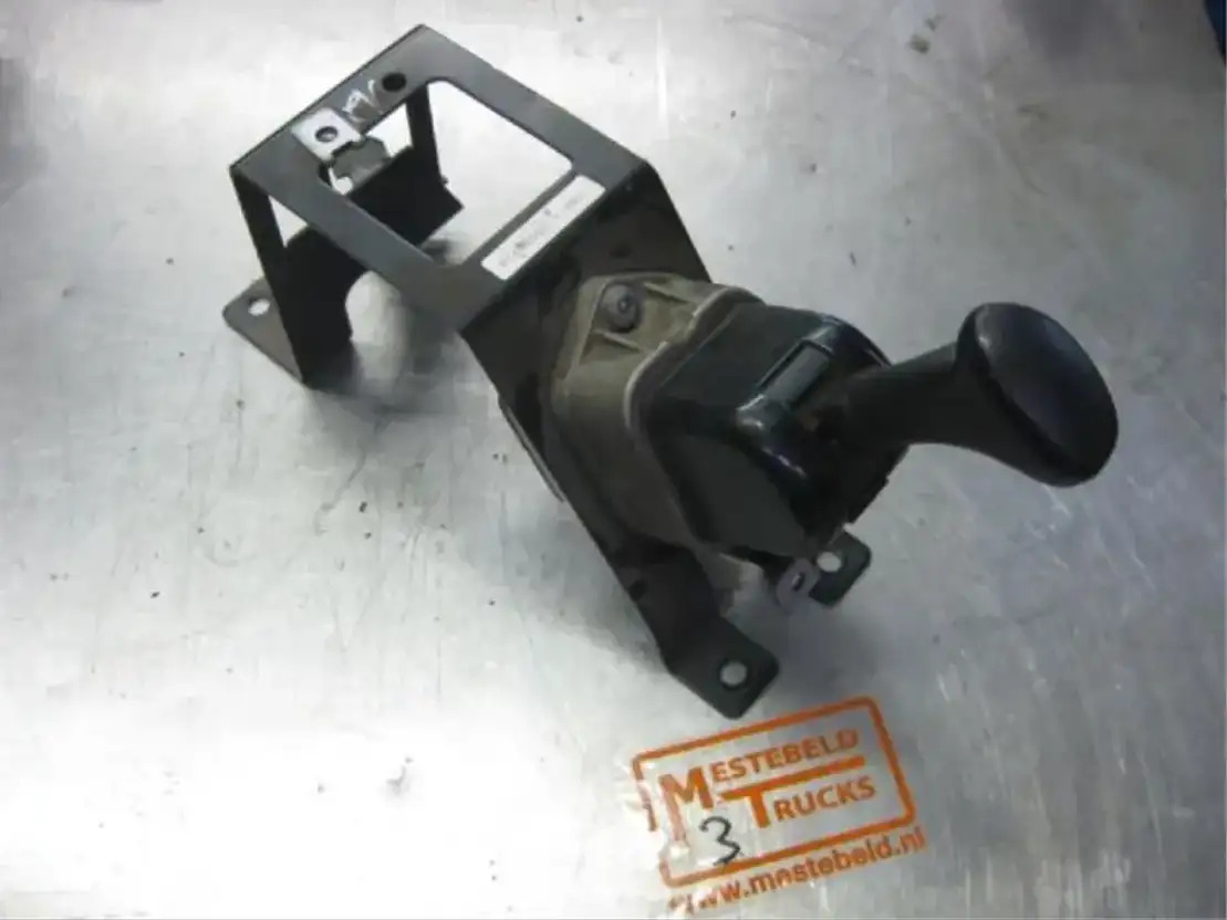 Mercedes-Benz Ventiel - Brake parts for Truck: picture 1 Mercedes-Benz Ventiel - Brake parts for Truck: picture 1