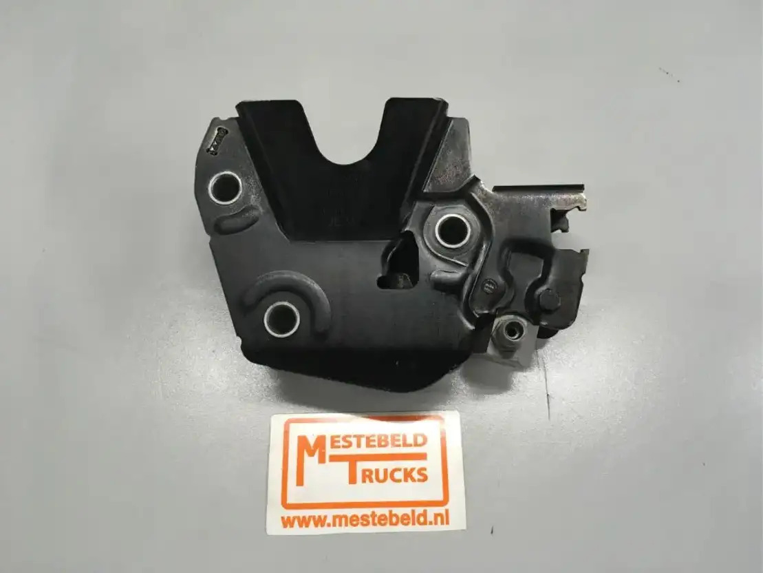 Scania Vergrendeling van cabine - Cab and interior for Truck: picture 1 Scania Vergrendeling van cabine - Cab and interior for Truck: picture 1