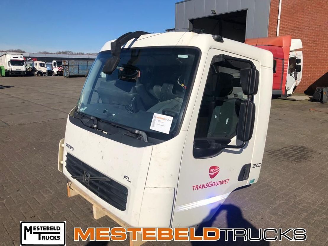 Volvo Cabine - Cab for Truck: picture 2 Volvo Cabine - Cab for Truck: picture 2