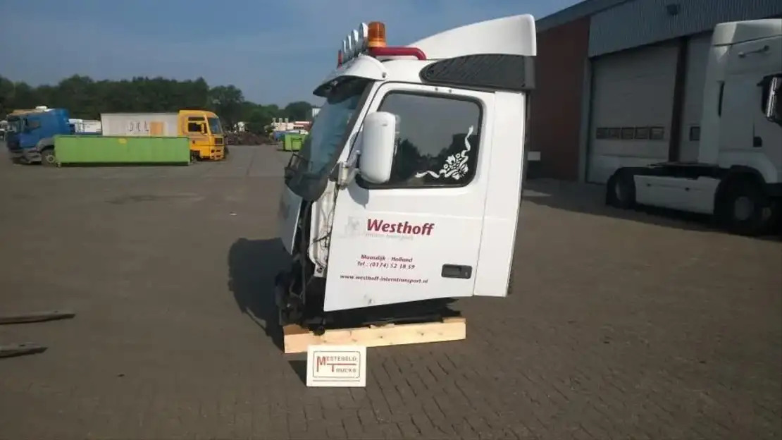 Volvo Cabine - Cab and interior for Truck: picture 2 Volvo Cabine - Cab and interior for Truck: picture 2