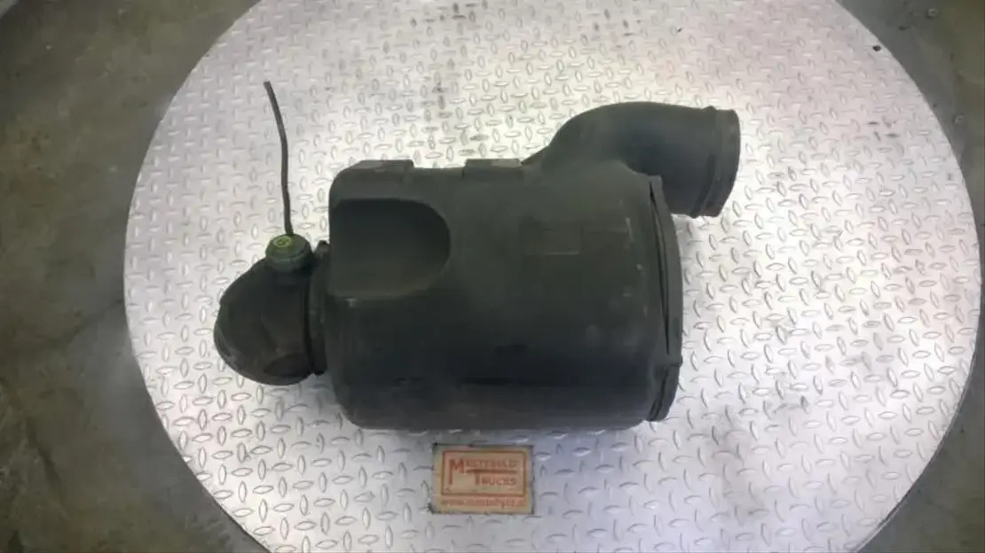 Volvo L uchtfilter - Air intake system for Truck: picture 1 Volvo L uchtfilter - Air intake system for Truck: picture 1