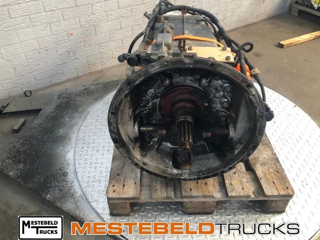 Volvo Versnellingsbak SR1700 - Gearbox for Truck: picture 2 Volvo Versnellingsbak SR1700 - Gearbox for Truck: picture 2