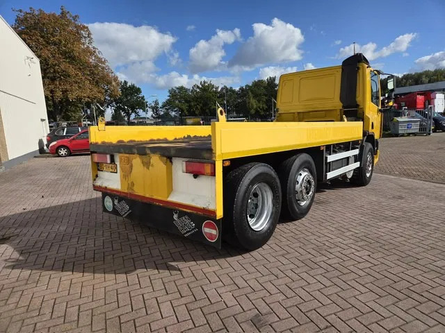 DAF CF 75.250 6x2 Euro 2 Automatic NL-Truck Original KM'S - Cab chassis truck: picture 4 DAF CF 75.250 6x2 Euro 2 Automatic NL-Truck Original KM'S - Cab chassis truck: picture 4