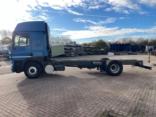 DAF CF 85.430 Manual gear Euro 4 - Cab chassis truck: picture 4 DAF CF 85.430 Manual gear Euro 4 - Cab chassis truck: picture 4