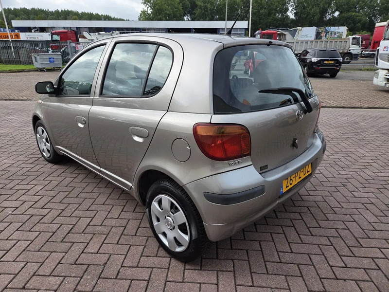Toyota Yaris 1.3 VVT-i Idols 5drs - Hatchback: picture 5 Toyota Yaris 1.3 VVT-i Idols 5drs - Hatchback: picture 5